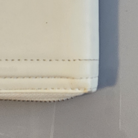 Coach Madison Leather Zip Around Accordian Style Cream Women's Wallet - Picture 6 of 11